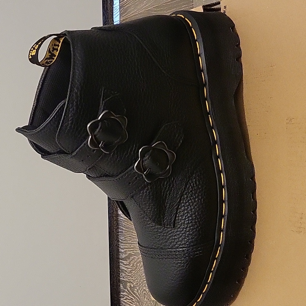 Dr. Martens Black Leather Womens Devon Flower Buckles Boots Size 11 - Picture 10 of 17